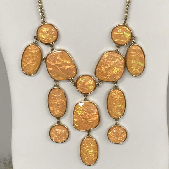 Jewelry - Orange pearlescent statement necklace